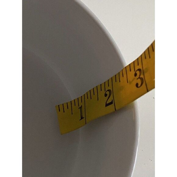 Hello Kitty Christmas Pressure Lid Ceramic Food Storage Bowl Container Medium - Picture 7 of 7